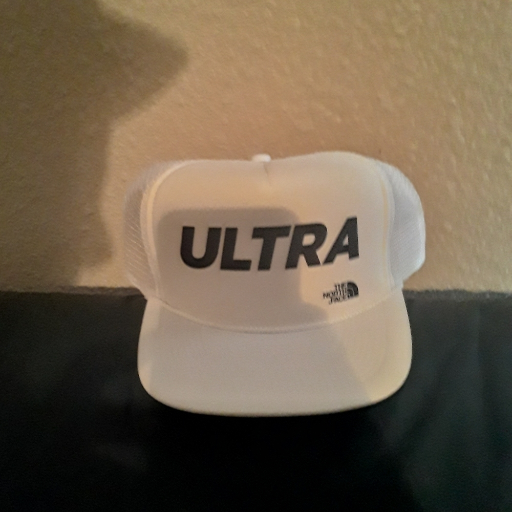 The North Face/trucker hats